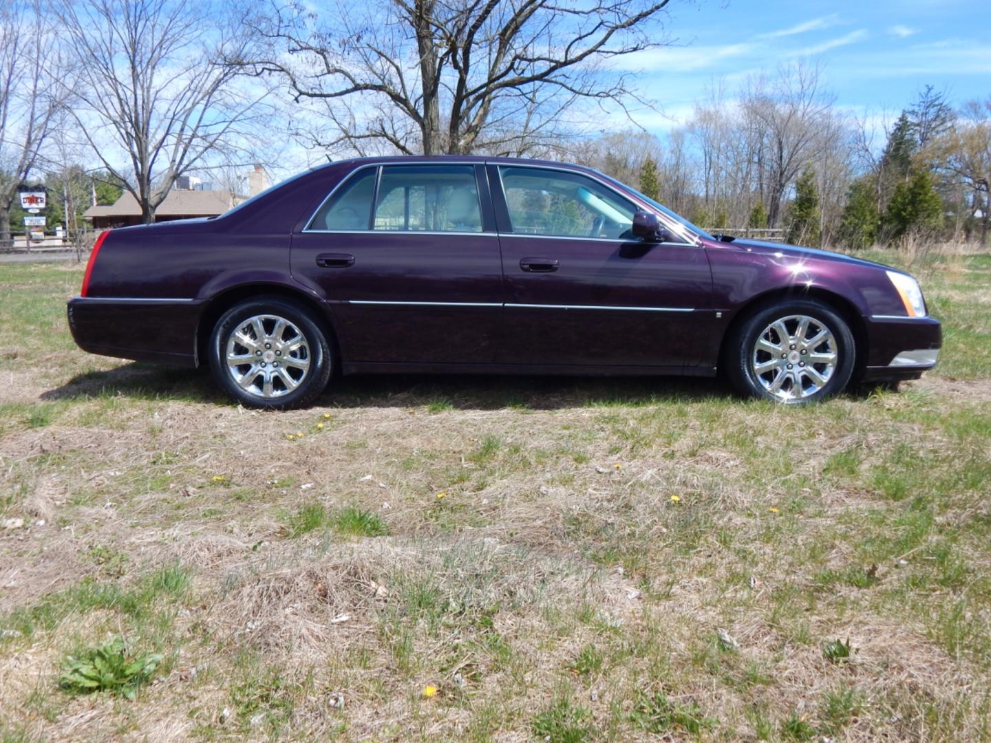 2008 Black Cherry /Beige Leather Cadillac DTS (1G6KD57Y48U) with an 4.6 liter V8 engine, Automatic transmission, located at 6528 Lower York Road, New Hope, PA, 18938, (215) 862-9555, 40.358707, -74.977882 - Here for sale is a clean 2008 Cadillac DTS. Under the hood is s strong running 4.6 liter V8 which puts power to the front wheels via a smooth shifting automatic transmission. Features include; Beige leather interior, wood grain trim, keyless entry system, one key, one remote, tilt steering wheel, - Photo#4